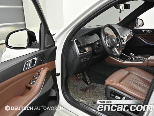 BMW X5 2019 — photo 11