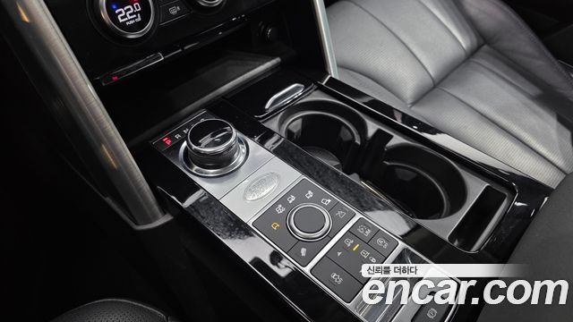 Land Rover Discovery 2018 — photo 9