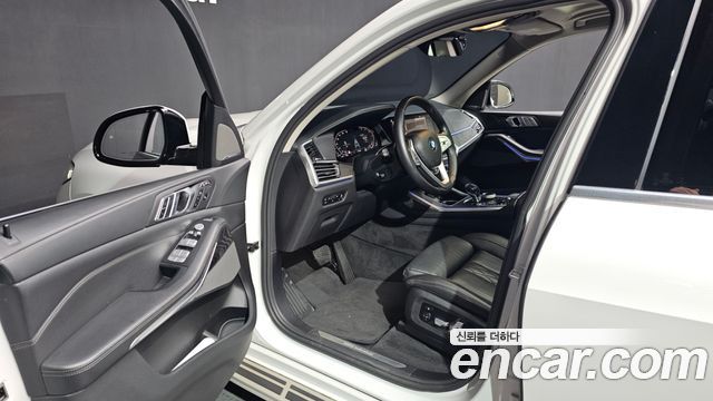 BMW X7 2021 — photo 10