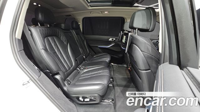 BMW X7 2021 — photo 11