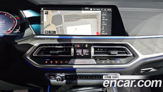 BMW X7 2021 — photo 14