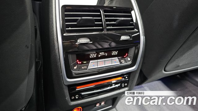 BMW X7 2021 — photo 19
