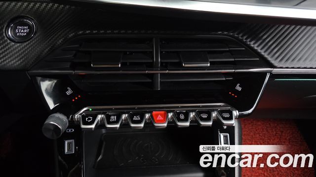Peugeot 2008 2022 — photo 26