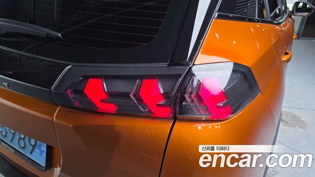 Peugeot 2008 2022 — photo 9