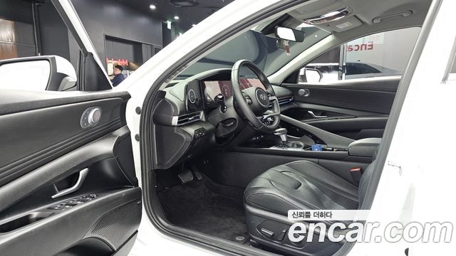 Hyundai AVANTE 2022 — photo 13