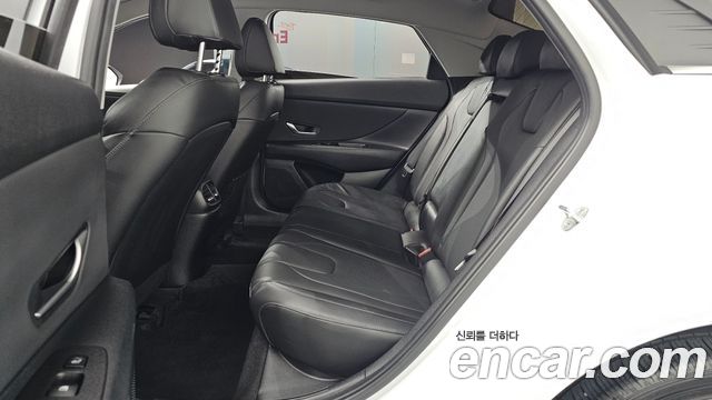 Hyundai AVANTE 2022 — photo 18