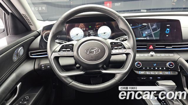 Hyundai AVANTE 2022 — photo 19