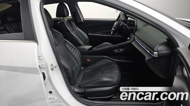 Hyundai AVANTE 2022 — photo 16