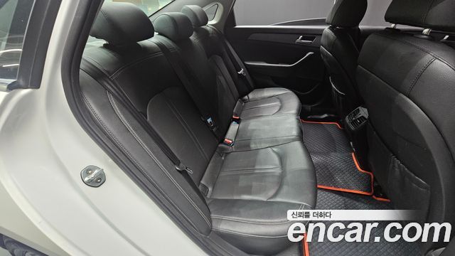 Hyundai Sonata 2019 — photo 17