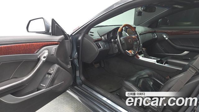 Cadillac CTS 2011 — photo 10