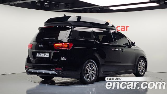Kia Canival 2019 — photo 2