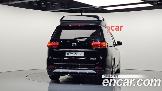 Kia Canival 2019 — photo 4