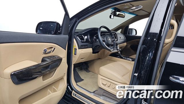 Kia Canival 2019 — photo 10