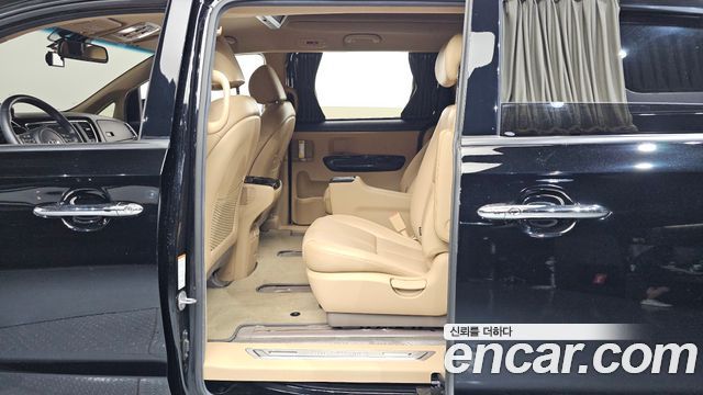 Kia Canival 2019 — photo 11