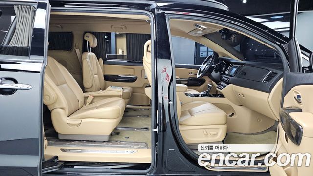 Kia Canival 2019 — photo 12