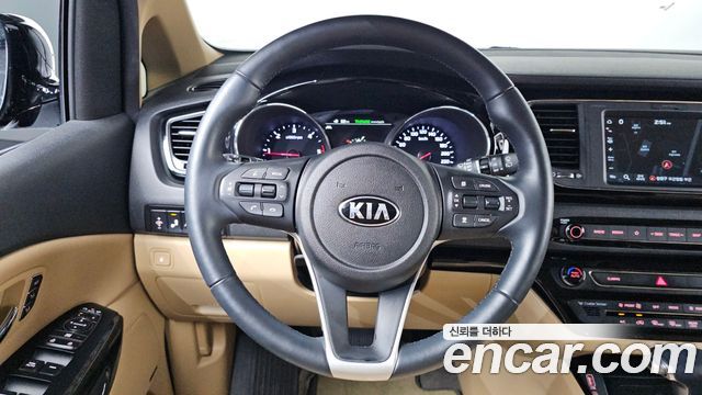 Kia Canival 2019 — photo 14