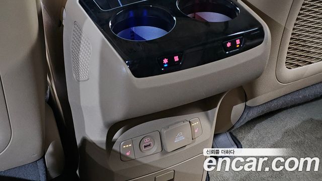Kia Canival 2019 — photo 18