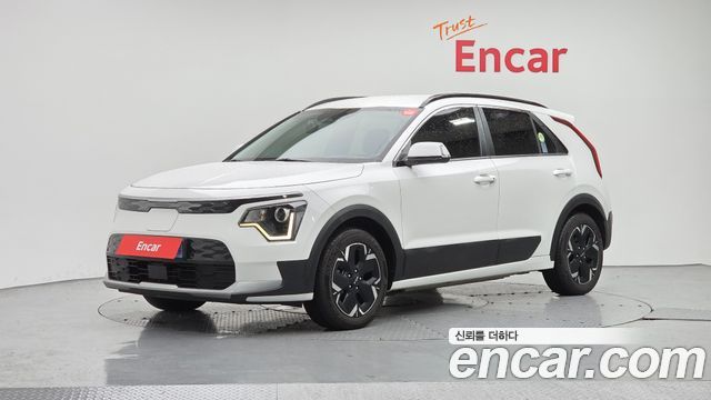 Kia Niro 2023 — photo 1