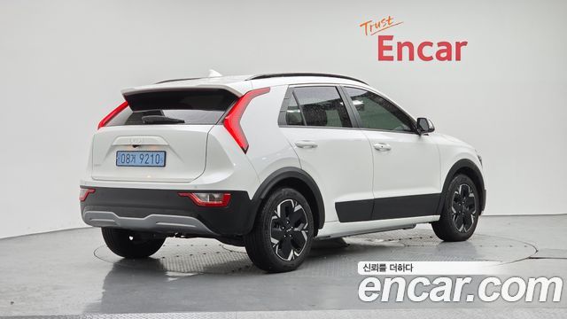 Kia Niro 2023 — photo 2