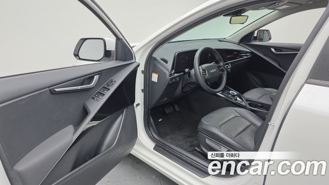 Kia Niro 2023 — photo 10