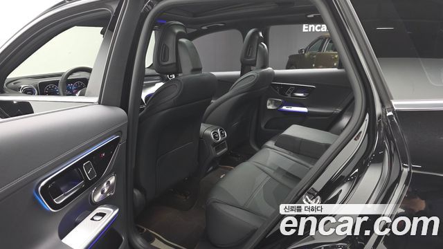 Mercedes-Benz GLC-Class 2025 — photo 17