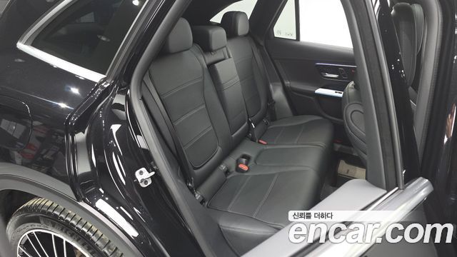 Mercedes-Benz GLC-Class 2025 — photo 18