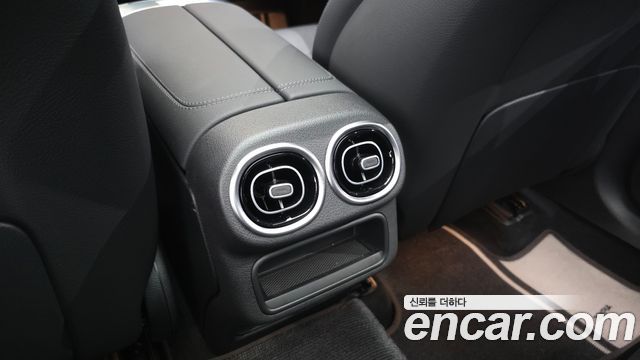 Mercedes-Benz GLC-Class 2025 — photo 32