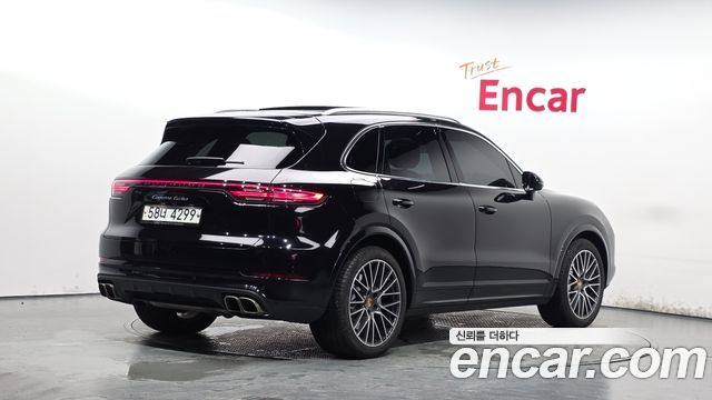 Porsche Cayenne 2019 — photo 2