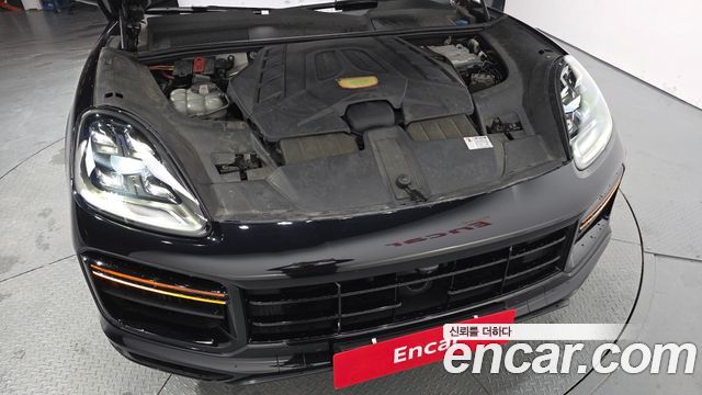 Porsche Cayenne 2019 — photo 6