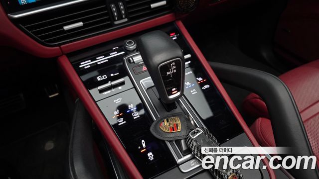 Porsche Cayenne 2019 — photo 12