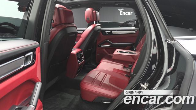 Porsche Cayenne 2019 — photo 17