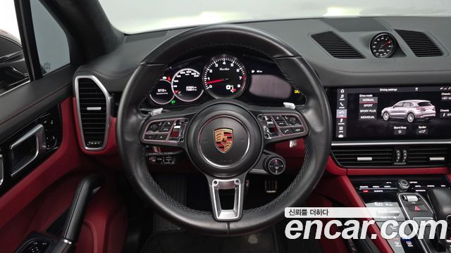 Porsche Cayenne 2019 — photo 20