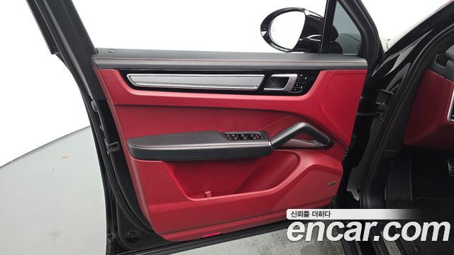 Porsche Cayenne 2019 — photo 14