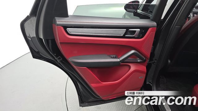 Porsche Cayenne 2019 — photo 15