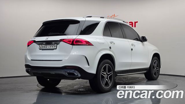 Mercedes-Benz GLE-Class 2019 — photo 2