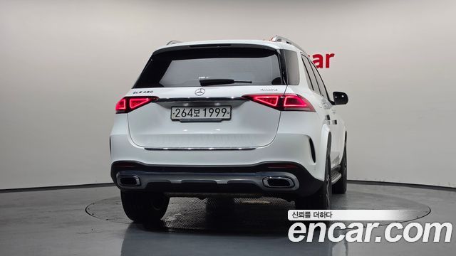 Mercedes-Benz GLE-Class 2019 — photo 4