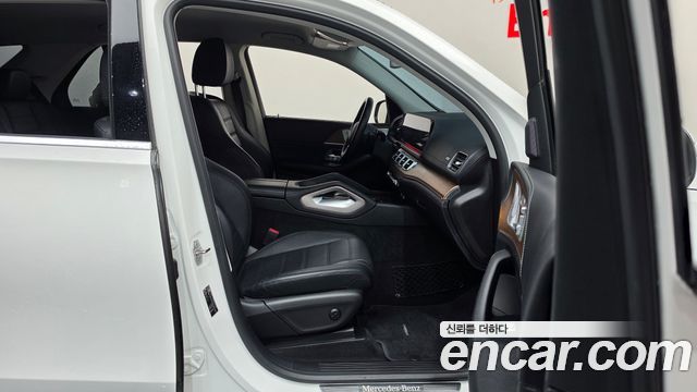 Mercedes-Benz GLE-Class 2019 — photo 11