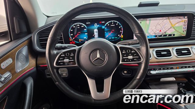 Mercedes-Benz GLE-Class 2019 — photo 14