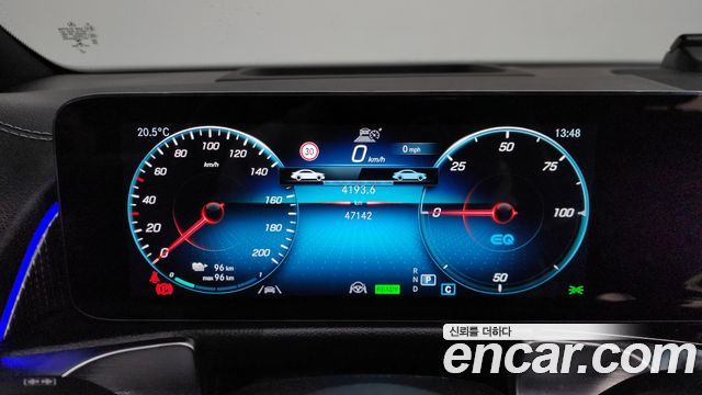 Mercedes-Benz EQB 2023 — photo 8