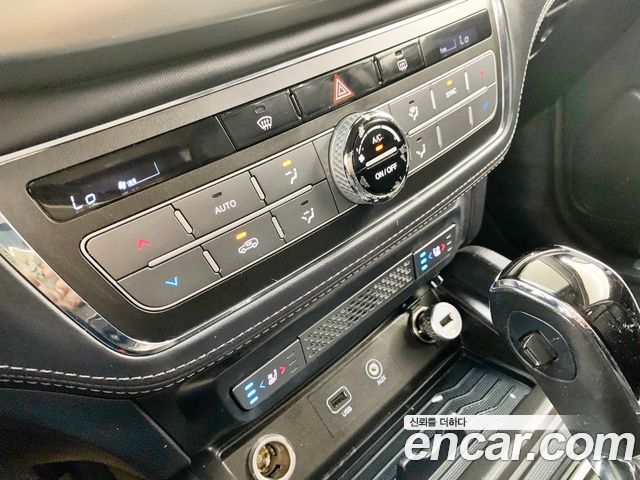 KG Mobility Rexton 2018 — photo 19