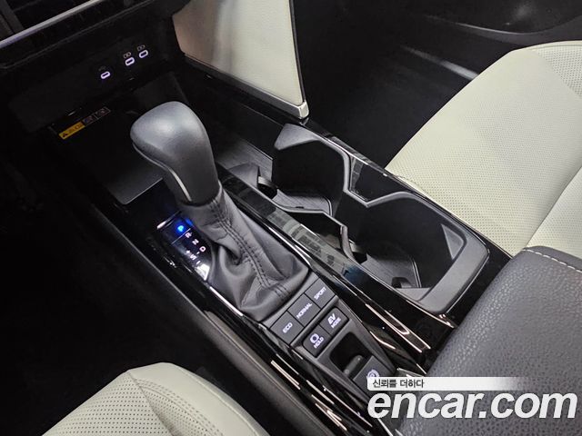 Toyota Camry 2025 — photo 9