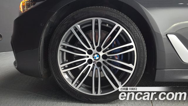 BMW 5-Series 2018 — photo 5
