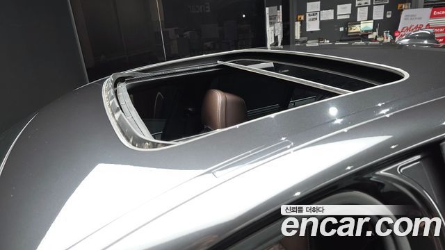 BMW 5-Series 2018 — photo 26