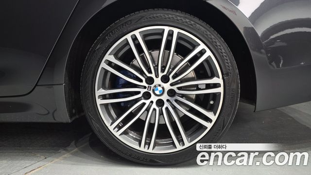 BMW 5-Series 2018 — photo 7
