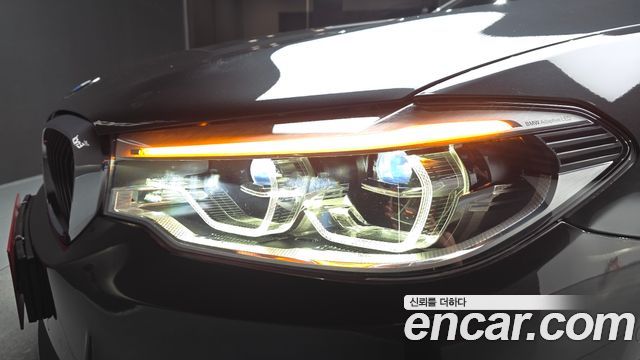 BMW 5-Series 2018 — photo 8