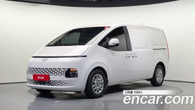 Hyundai Staria 2025 — photo 1