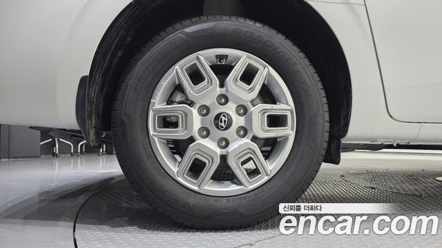 Hyundai Staria 2025 — photo 5
