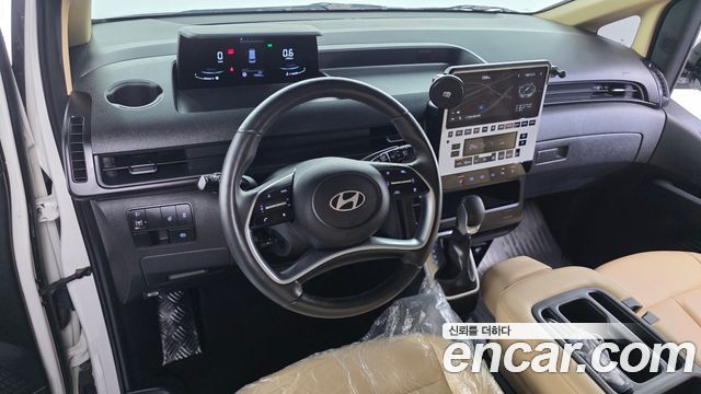 Hyundai Staria 2025 — photo 10