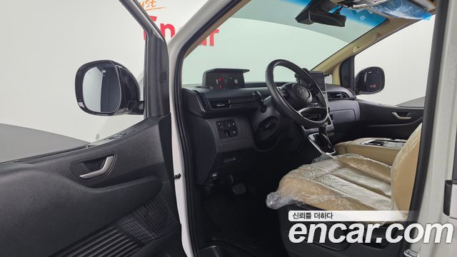 Hyundai Staria 2025 — photo 13