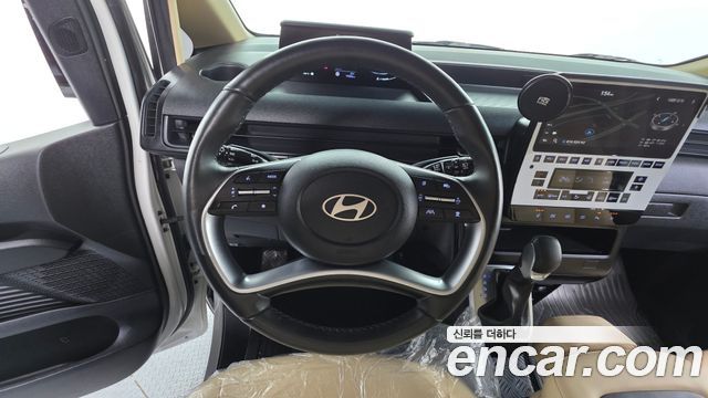 Hyundai Staria 2025 — photo 19